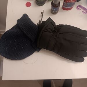 3M Thinsulate Black Gloves and Goodfellow Beanie OS